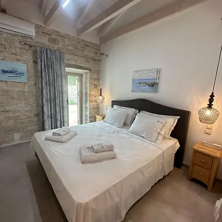 Nikolas - A Luxurious Escape With Panoramic Views *