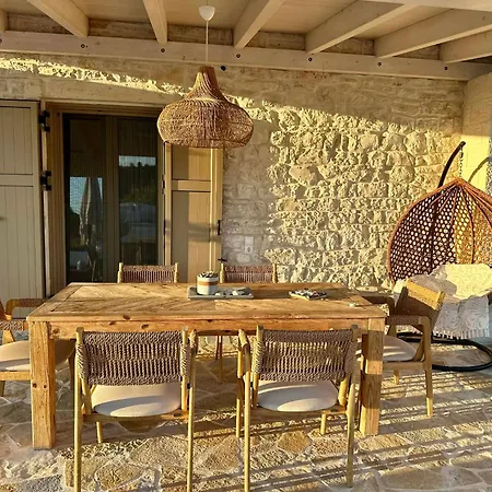 Nikolas - A Luxurious Escape With Panoramic Views *
