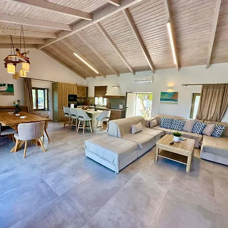 Villa Nikolas - A Luxurious Escape With Panoramic Views *