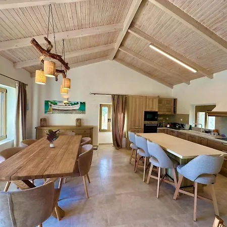 Nikolas - A Luxurious Escape With Panoramic Views * Gaios